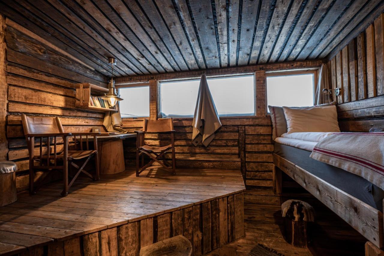 Basecamp Hotel Longyearbyen Exterior photo